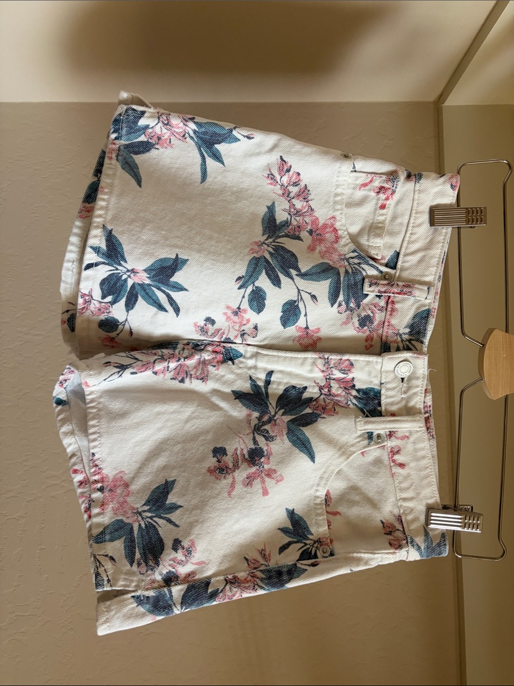 Lucky Brand White Floral Women’s Shorts High Waisted